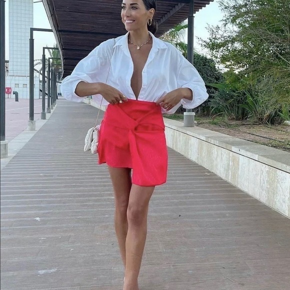 Zara Knotted Satin Skirt in Coral (XS) - Picture 4 of 9